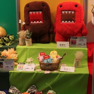 【JAEPO 2013】LINE、パズドラ、ダンガンロンパなど注目アイテムが揃ったフリューブース