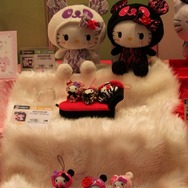 【JAEPO 2013】LINE、パズドラ、ダンガンロンパなど注目アイテムが揃ったフリューブース