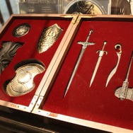 ダイキャスト製武器。リアル!