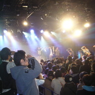 オープニング、選手入場の様子