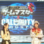 MCのちゃーはんさん（左）、茸さん（右）