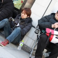 すでに長蛇の列 銀座ソニービルにてPlayStation 4先行販売手続き開始 ― 現場にはゲームガールズの姿も