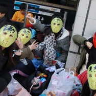 すでに長蛇の列 銀座ソニービルにてPlayStation 4先行販売手続き開始 ― 現場にはゲームガールズの姿も