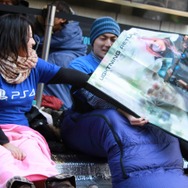 すでに長蛇の列 銀座ソニービルにてPlayStation 4先行販売手続き開始 ― 現場にはゲームガールズの姿も