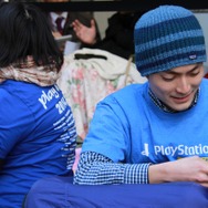 すでに長蛇の列 銀座ソニービルにてPlayStation 4先行販売手続き開始 ― 現場にはゲームガールズの姿も