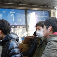 すでに長蛇の列 銀座ソニービルにてPlayStation 4先行販売手続き開始 ― 現場にはゲームガールズの姿も