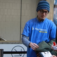 すでに長蛇の列 銀座ソニービルにてPlayStation 4先行販売手続き開始 ― 現場にはゲームガールズの姿も