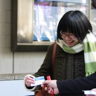 すでに長蛇の列 銀座ソニービルにてPlayStation 4先行販売手続き開始 ― 現場にはゲームガールズの姿も