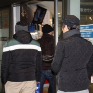 【PS4発売特集】たくさんの笑顔がここに集まりました　― 渋谷量販店でも7時から販売スタート！70人のユーザーが全員でカウントダウン
