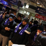 【PS4発売特集】たくさんの笑顔がここに集まりました　― 渋谷量販店でも7時から販売スタート！70人のユーザーが全員でカウントダウン