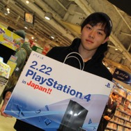 【PS4発売特集】たくさんの笑顔がここに集まりました　― 渋谷量販店でも7時から販売スタート！70人のユーザーが全員でカウントダウン