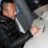 寒空の中、100人以上のファンが秋葉原に集結 ― 『龍が如く 維新！』発売記念抽選会＆体験会が開催