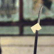 セッツァーも舌を巻く!? カード一枚で缶を倒し照明を割る、Card Ninjaがかっこよすぎる