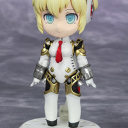 『P4U』のアイギスとエリザベスが、可愛い稼働フィギュアに大変身 ─ 彼女たちの音声が再生される、耳にも嬉しい機能も