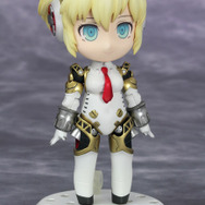 『P4U』のアイギスとエリザベスが、可愛い稼働フィギュアに大変身 ─ 彼女たちの音声が再生される、耳にも嬉しい機能も