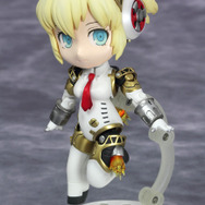 『P4U』のアイギスとエリザベスが、可愛い稼働フィギュアに大変身 ─ 彼女たちの音声が再生される、耳にも嬉しい機能も