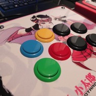 【BitSummit 14】オリジナルスティックでアーケードバージョンが遊べる!『ヤタガラス Attack on Cataclysm』
