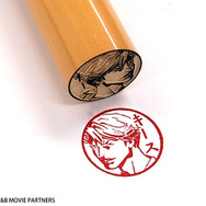 痛印堂と「劇場版 TIGER & BUNNY -The Rising-」がコラボ ― 名前など好きな文字を入れられる完全受注生産「痛印」発売決定