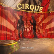 影絵で登場する人物たち。シーンすべてが劇の一部のよう