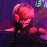 DJ'TEKINA//SOMETHING