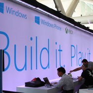 【GDC 2014】無料ドリンク提供中、Xbox Oneタイトルも遊べる「Microsoft Lobby Bar」で一休み?