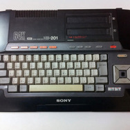 今回使用したソニーのMSX本体「HITBIT HB-201」