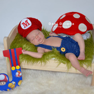 リアル「ベビーマリオ」に変身できるニットの帽子とおむつカバー