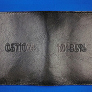 『STEINS;GATE』の完全受注生産アイテムが登場、牛革製の名刺ケースやラボメン・ピンバッジ半立体ペンダントなど