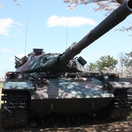 陸上自衛隊土浦駐屯地で戦車と一緒にお花見をしてきた