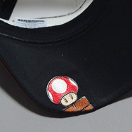 ツバの裏にはスーパーキノコも