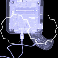 スケルトン仕様になったゲームハードを多数収録、レントゲン撮影写真集のKickstarter