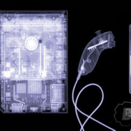 スケルトン仕様になったゲームハードを多数収録、レントゲン撮影写真集のKickstarter