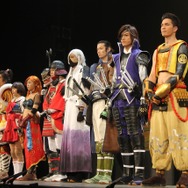 舞台上には総勢21名の出演者が