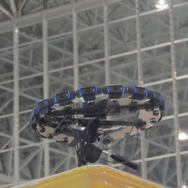 【ニコニコ超会議3】実物のマンホールにお腹に刺さる電話まで…子どもから大人までワクワクするNTTが描く超未来