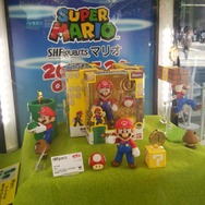 展示されている「スーパーマリオ フルアクションフィギュア」の様子