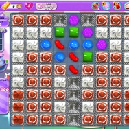 レベル275まで攻略終了。続いて出てきたレベル276を見てビックリ！　オモテ面のレベル276とは全然違う面になっていました。青キャンディ300個ノルマって！