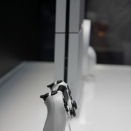 【E3 2014】SCEブースにて、まばゆい「グレイシャー・ホワイト」のPS4本体をチェック