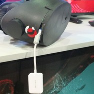 【E3 2014】VR機の新たな対抗馬!?スマートフォンを利用した4way HMD「Cmoar Personal Viewer」