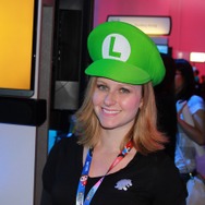 【E3 2014】続・会場で見つけたコンパニオンのお姉さまたち