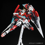 鮮烈なカラーと多彩な武装展開ギミックを搭載したMG「ダブルオーガンダム セブンソード/G インスペクション」