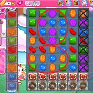 レベル277はオモテもウラも同じ構造、同じクリア条件。赤丸で囲んだような最初からラッピングが作れる並びや、作れそうな並びが複数あれば楽です。