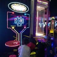 4人プレイできる『パックマン』の筐体