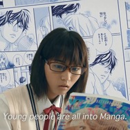 日清「壁ドン × カップヌードル」の奇妙なおもしろCMを公開、ゲーマーにも思うところあり?