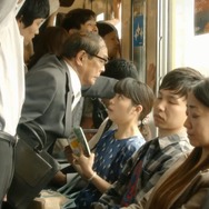 日清「壁ドン × カップヌードル」の奇妙なおもしろCMを公開、ゲーマーにも思うところあり?