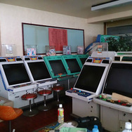 当時の姿のまま中古ビル内に放棄されていた90年代ゲーセン