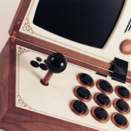 スウェーデンのクラフトマンが創る、天然素材使用の高級携帯ゲーム機