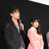 劇場版「青鬼」の舞台挨拶にて、AKB48・入山杏奈の笑顔が飛び出す ─ 「7000人だと立ち見がいっぱいですね」