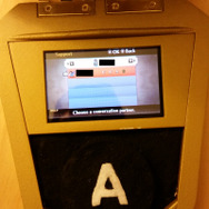 実際に制作した『ファイアーエムブレム』のアイテムでプロポーズ！海外ゲーマーの粋な婚約が話題に