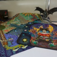 「モンスターハンター展」の内部に潜入!初代『MH』構想時の資料やUSJによる造形物などがビッシリ!