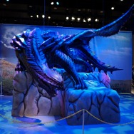 「モンスターハンター展」の内部に潜入!初代『MH』構想時の資料やUSJによる造形物などがビッシリ!